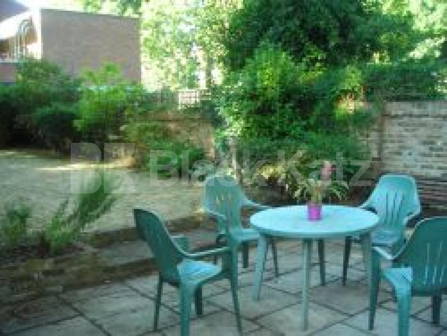 			VIEWINGS ESSENTIAL!, 2 Bedroom, 1 bath, 1 reception Flat			 Hartham Road, CAMDEN BORDERS N7